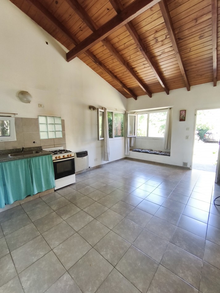 Casa principal con depto y local en Lago Moreno