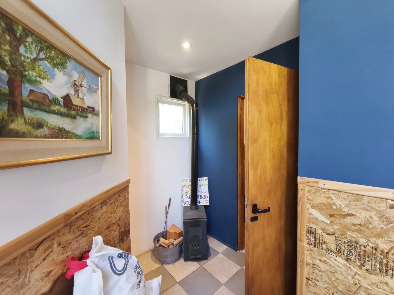 Casa principal con depto y local en Lago Moreno