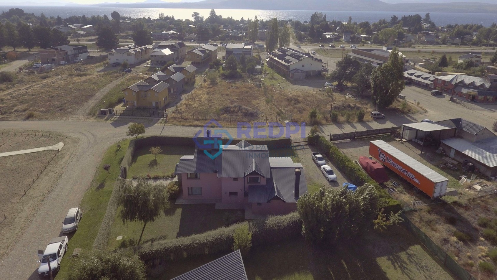 7 ambientes en Dina Huapi posibilidad de independizar el quincho como departamento anexo propiedad con potencial para desarrollar vivienda mas renta ideal