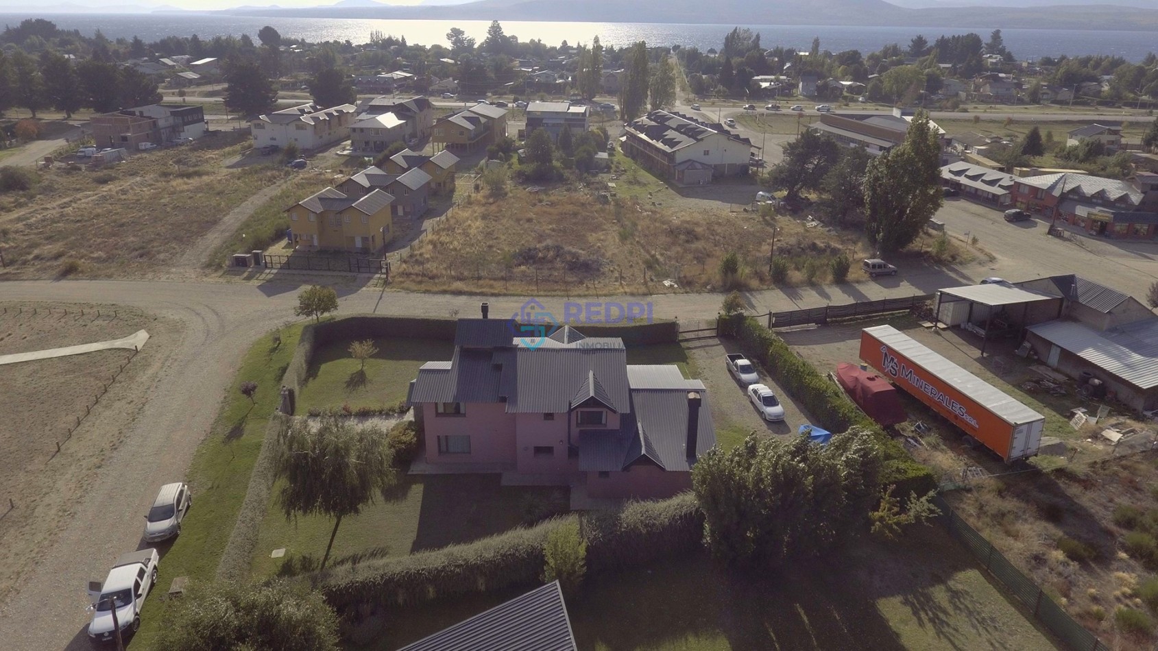 7 ambientes en Dina Huapi posibilidad de independizar el quincho como departamento anexo propiedad con potencial para desarrollar vivienda mas renta ideal