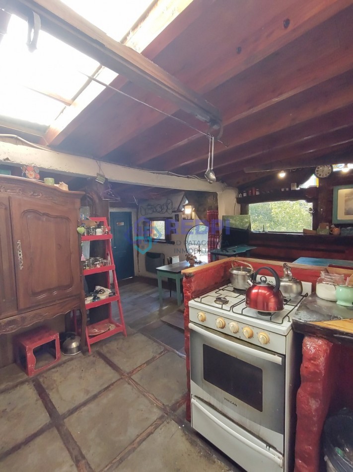 Oportunidad de inversion en Las Victorias. Casa + local + 2 deptos