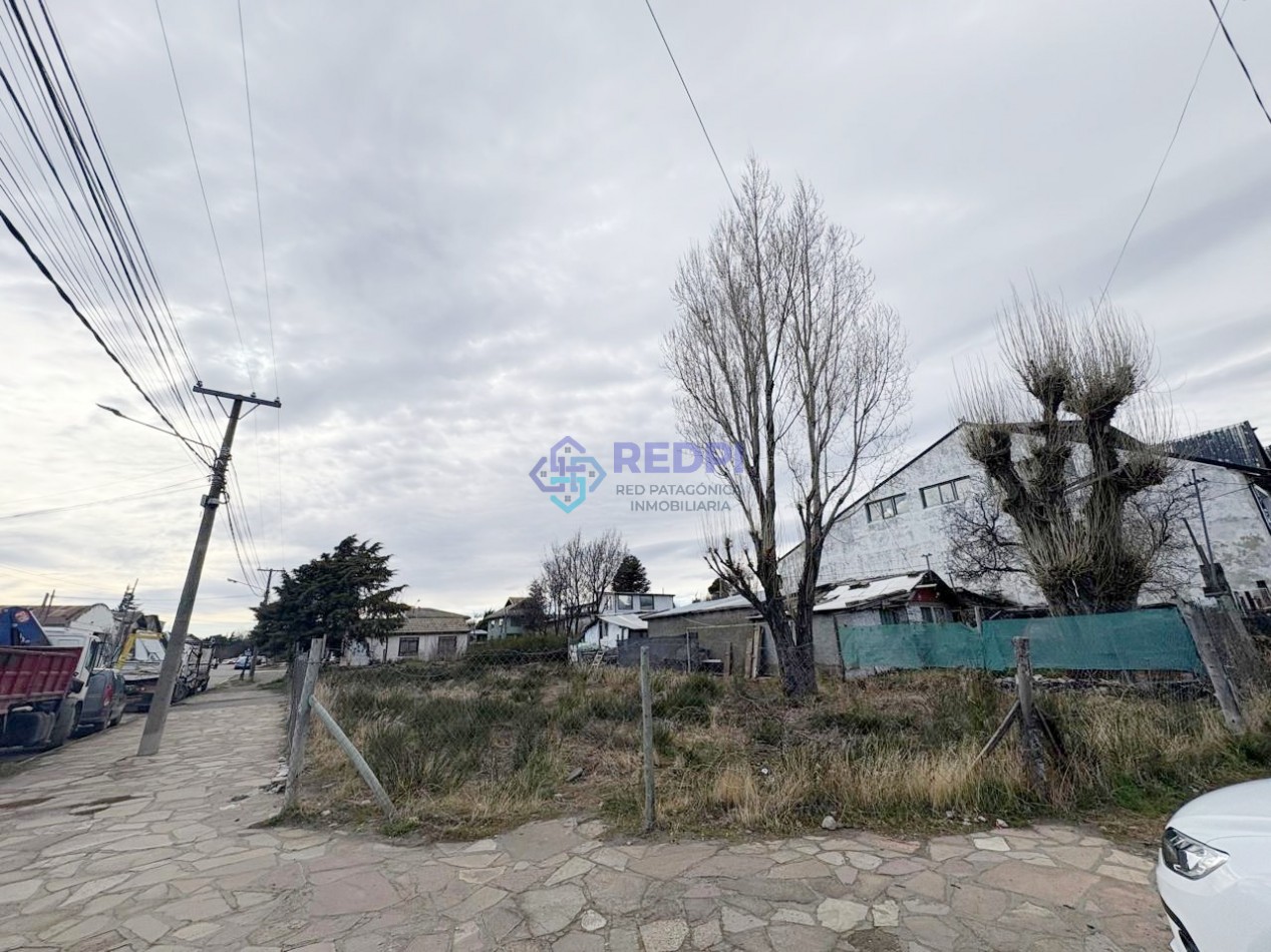 Lote urbano en esquina FOT 100%