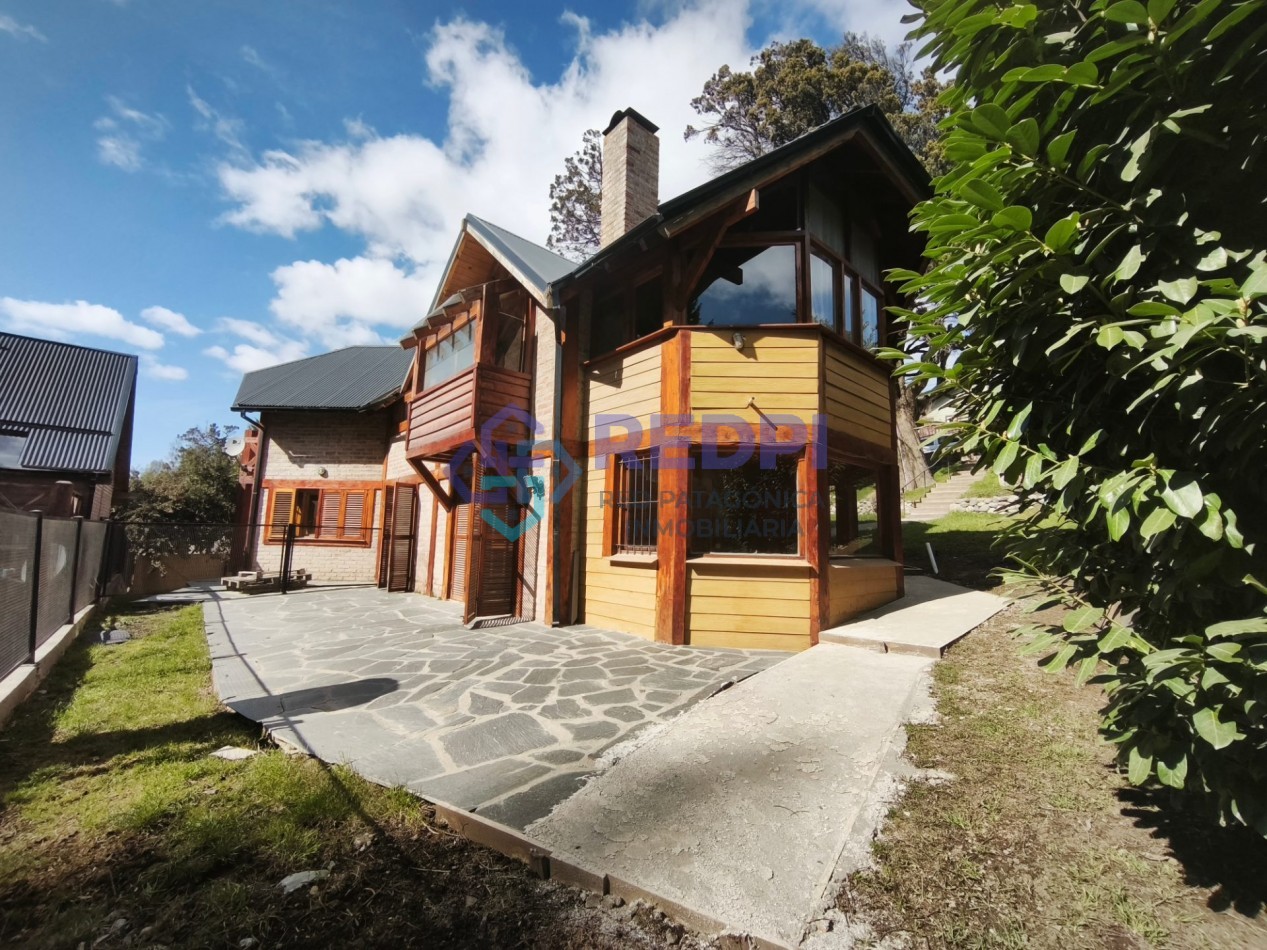 Casa de tres dormitorios en barrio Las Margaritas alquiler permanente 