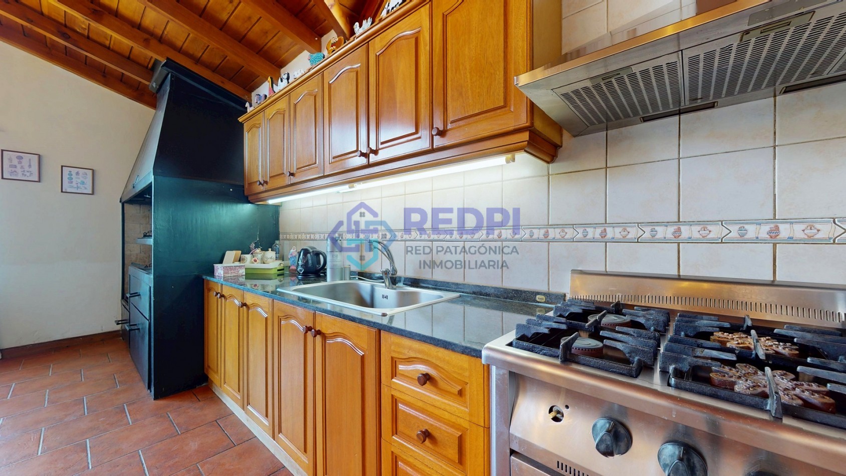 7 ambientes en Dina Huapi posibilidad de independizar el quincho como departamento anexo propiedad con potencial para desarrollar vivienda mas renta ideal