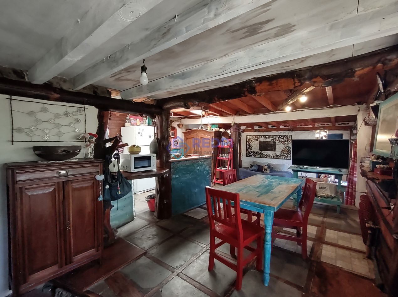 Oportunidad de inversion en Las Victorias. Casa + local + 2 deptos