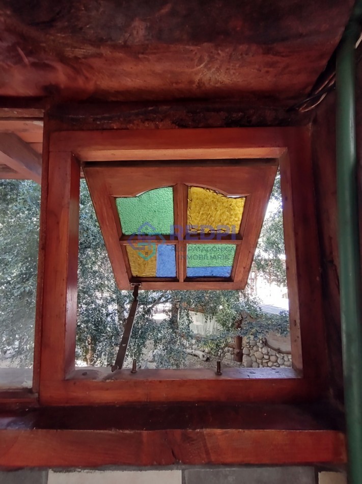 Oportunidad de inversion en Las Victorias. Casa + local + 2 deptos