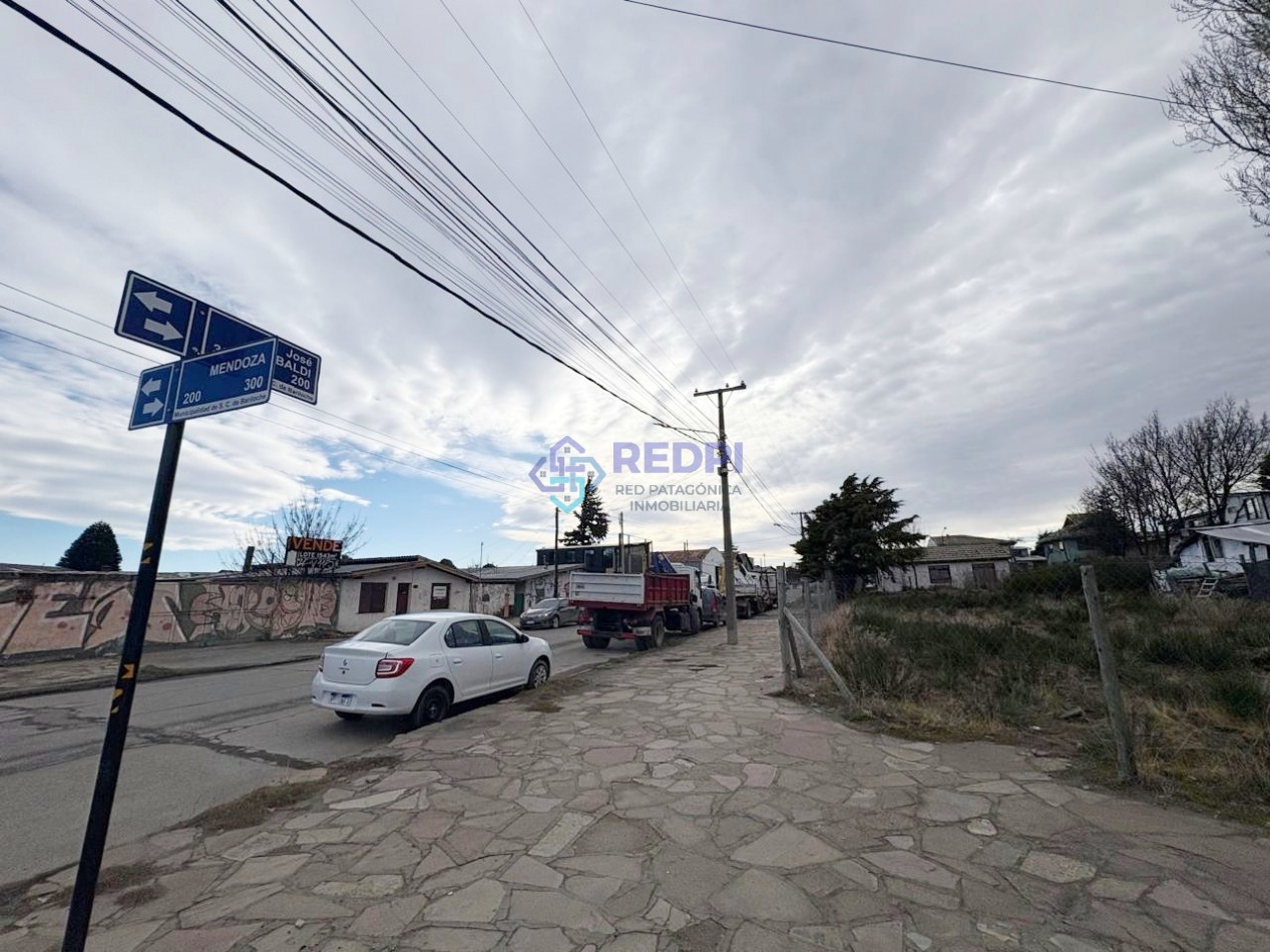 Lote urbano en esquina FOT 100%