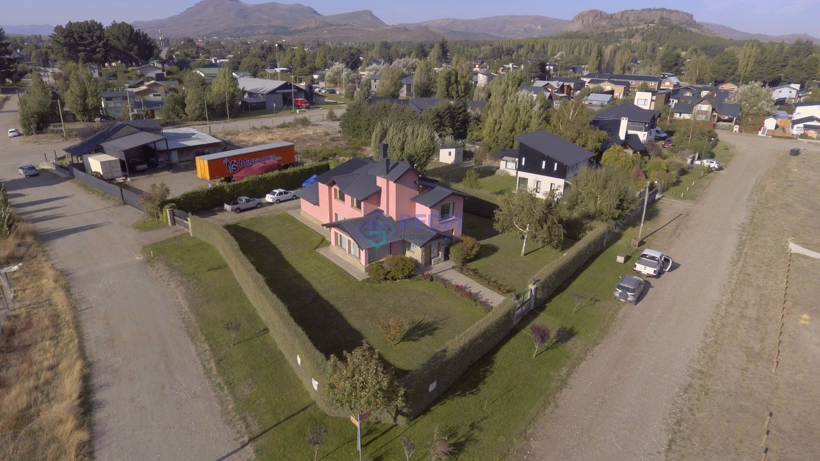 7 ambientes en Dina Huapi posibilidad de independizar el quincho como departamento anexo propiedad con potencial para desarrollar vivienda mas renta ideal