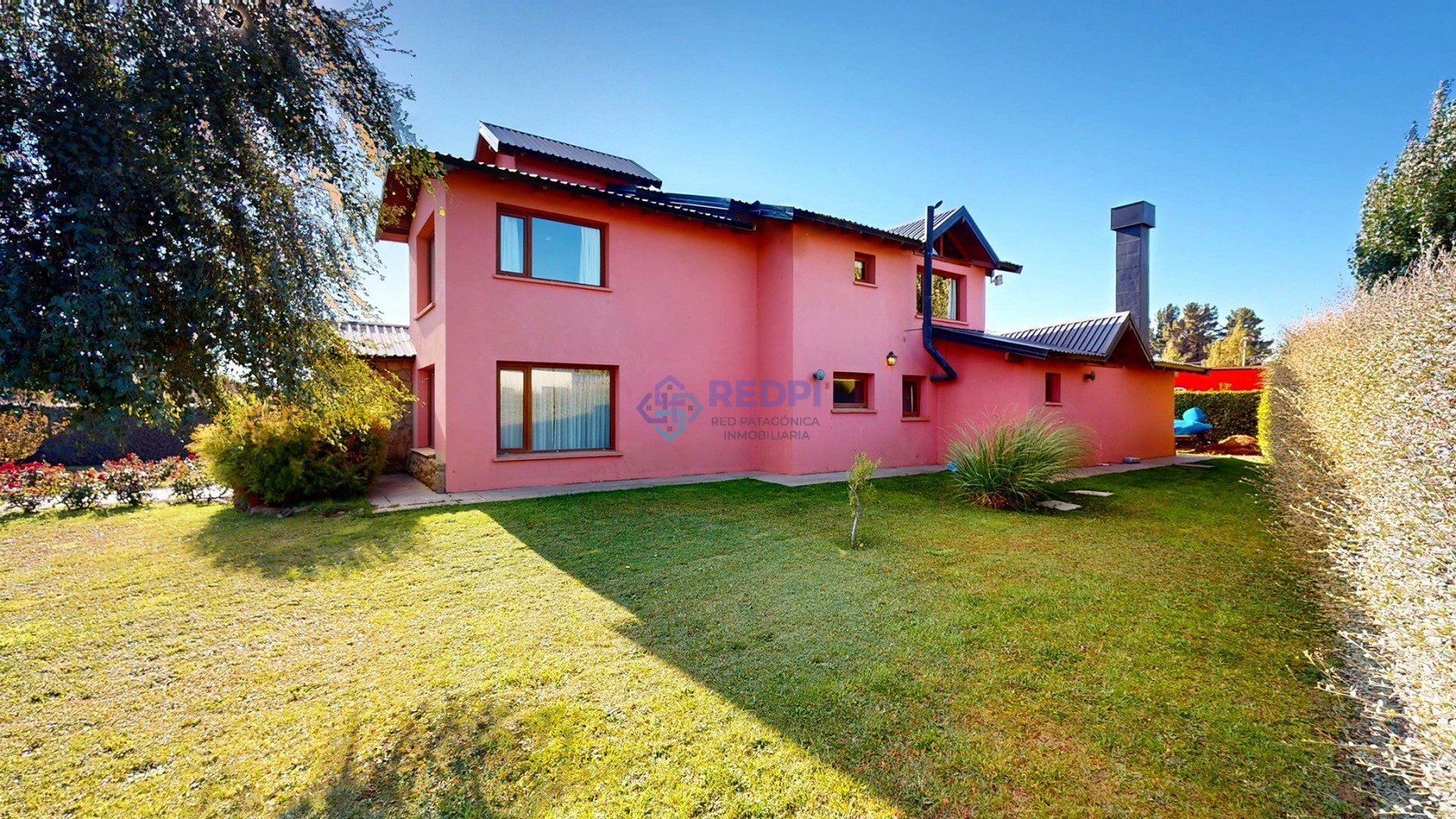 7 ambientes en Dina Huapi posibilidad de independizar el quincho como departamento anexo propiedad con potencial para desarrollar vivienda mas renta ideal