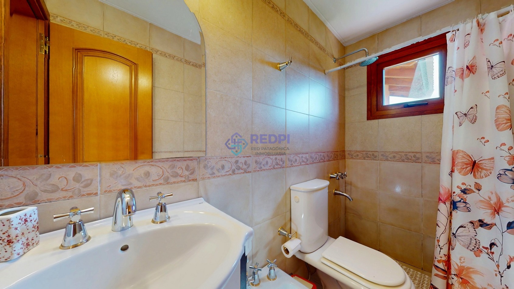 7 ambientes en Dina Huapi posibilidad de independizar el quincho como departamento anexo propiedad con potencial para desarrollar vivienda mas renta ideal