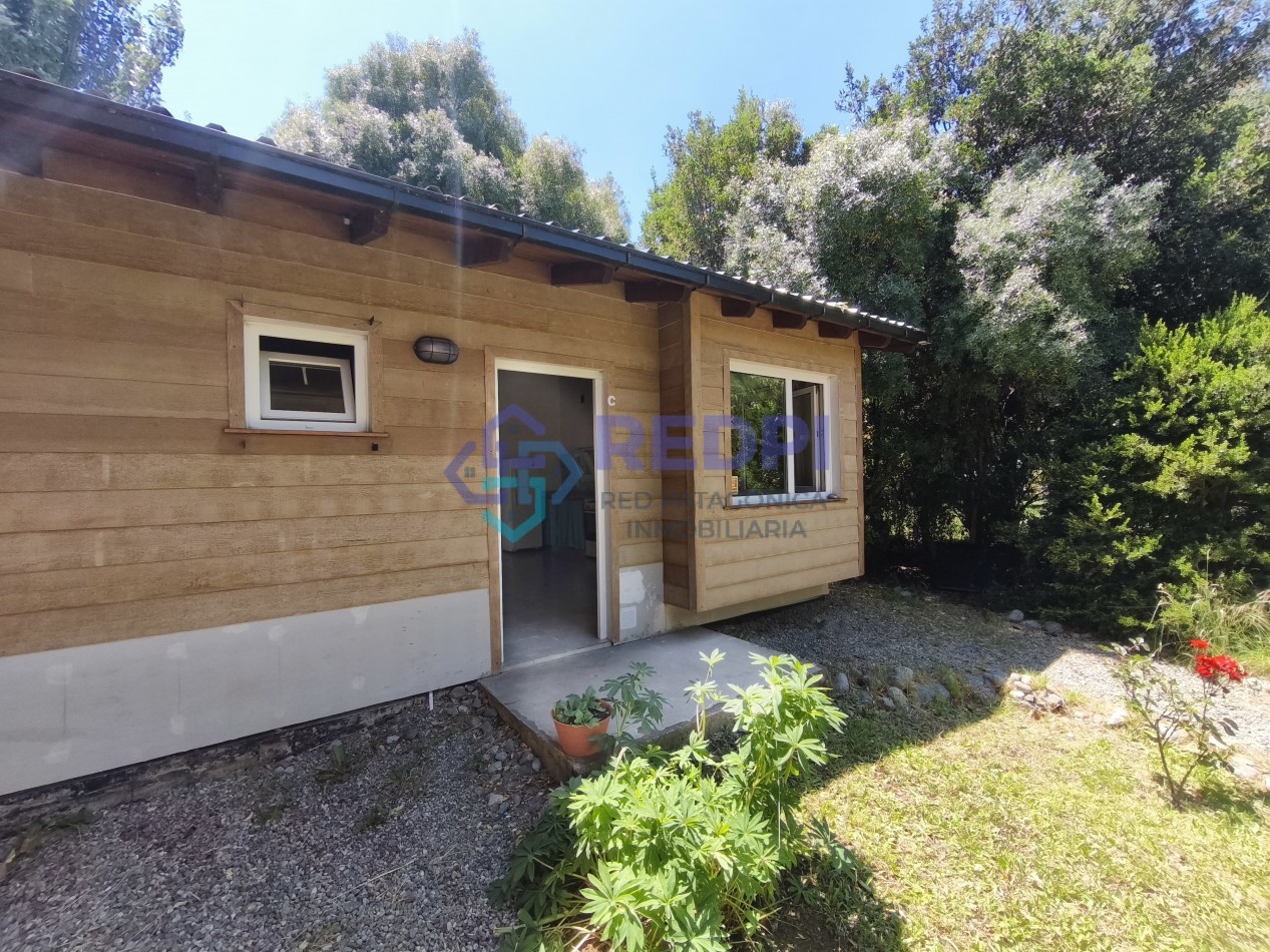 Casa principal con depto y local en Lago Moreno