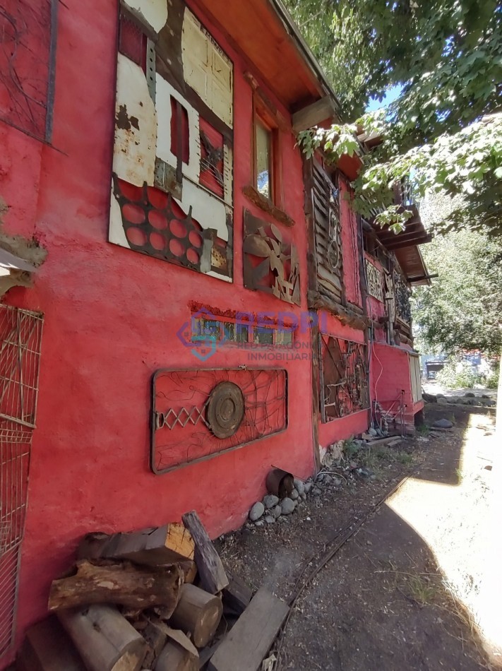 Oportunidad de inversion en Las Victorias. Casa + local + 2 deptos