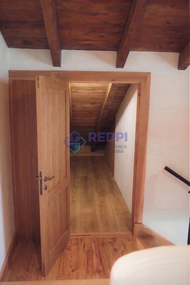 Departamento 2 ambientes con entrepiso cochera porton automatizado impecable en venta Bariloche Barrio San Francisco apto credito apto profesional y turismo 