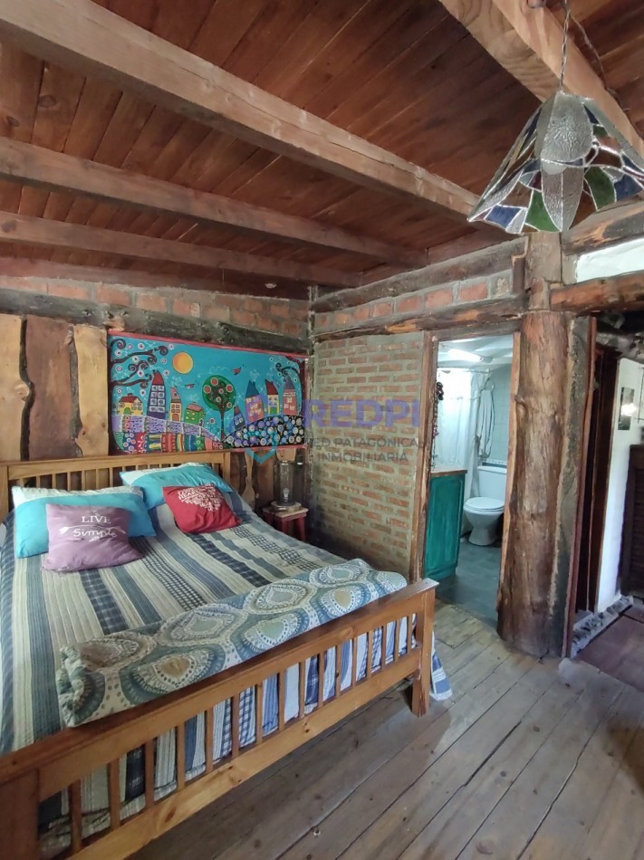 Oportunidad de inversion en Las Victorias. Casa + local + 2 deptos