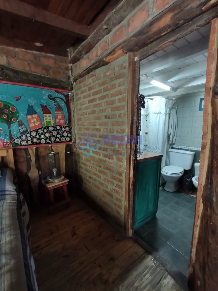 Oportunidad de inversion en Las Victorias. Casa + local + 2 deptos