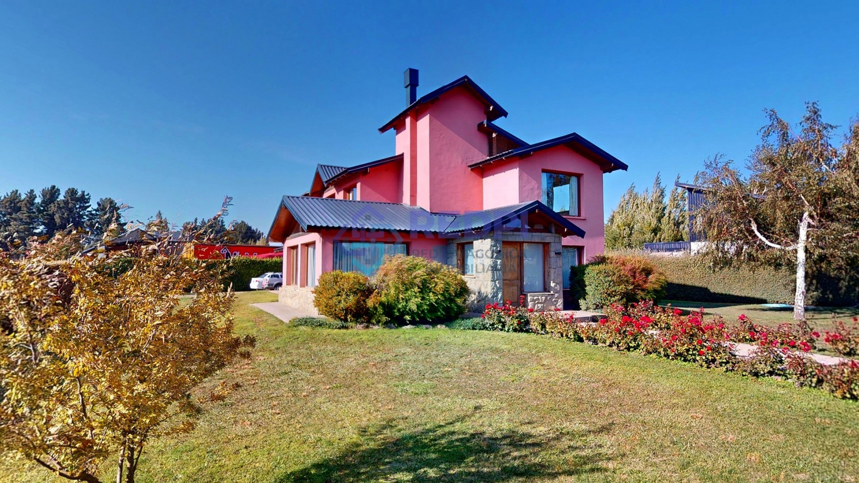 7 ambientes en Dina Huapi posibilidad de independizar el quincho como departamento anexo propiedad con potencial para desarrollar vivienda mas renta ideal