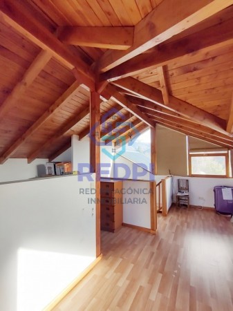 Amplia casa de 7 ambientes en Barrio Tres Lagos, Bariloche