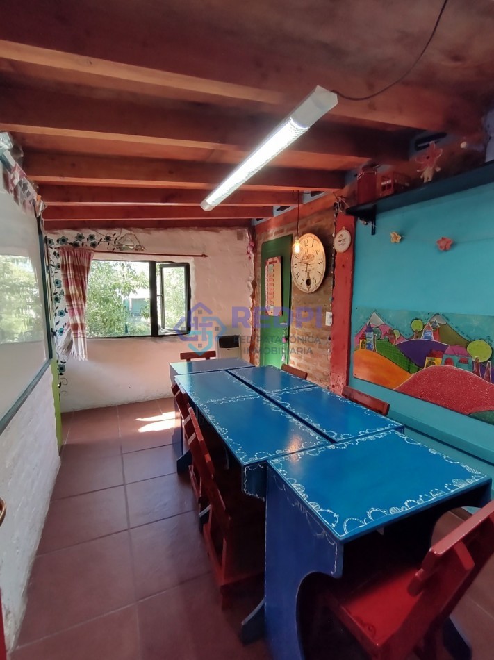 Oportunidad de inversion en Las Victorias. Casa + local + 2 deptos