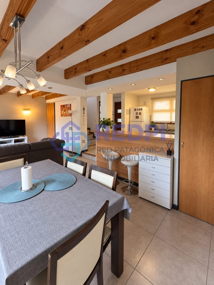 : ¡TU HOGAR IDEAL EN BARILOCHE! PH DUPLEX EN VENTA EN BARRIO BELGRANO con plano aprobado y todas las comodidades.