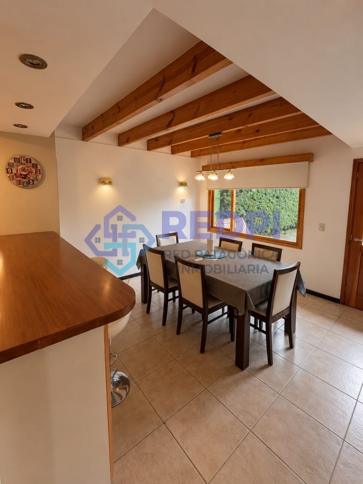 : ¡TU HOGAR IDEAL EN BARILOCHE! PH DUPLEX EN VENTA EN BARRIO BELGRANO con plano aprobado y todas las comodidades.