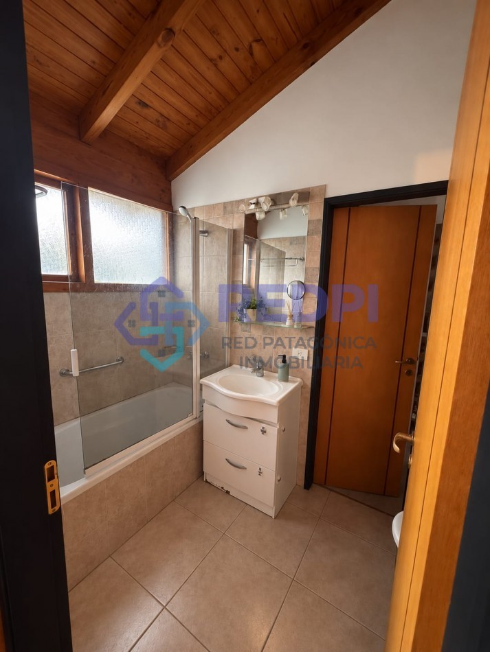 : ¡TU HOGAR IDEAL EN BARILOCHE! PH DUPLEX EN VENTA EN BARRIO BELGRANO con plano aprobado y todas las comodidades.