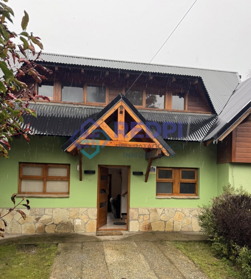 : ¡TU HOGAR IDEAL EN BARILOCHE! PH DUPLEX EN VENTA EN BARRIO BELGRANO con plano aprobado y todas las comodidades.