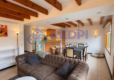 : ¡TU HOGAR IDEAL EN BARILOCHE! PH DUPLEX EN VENTA EN BARRIO BELGRANO con plano aprobado y todas las comodidades.